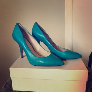 DESIGNER Vince Camuto GREAT CONDITION Womens heels